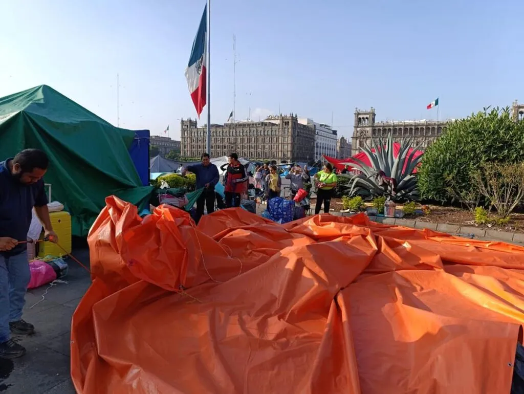 Regresaremos y con más fuerza; advierte la CNTE tras levantar el plantón en CDMX