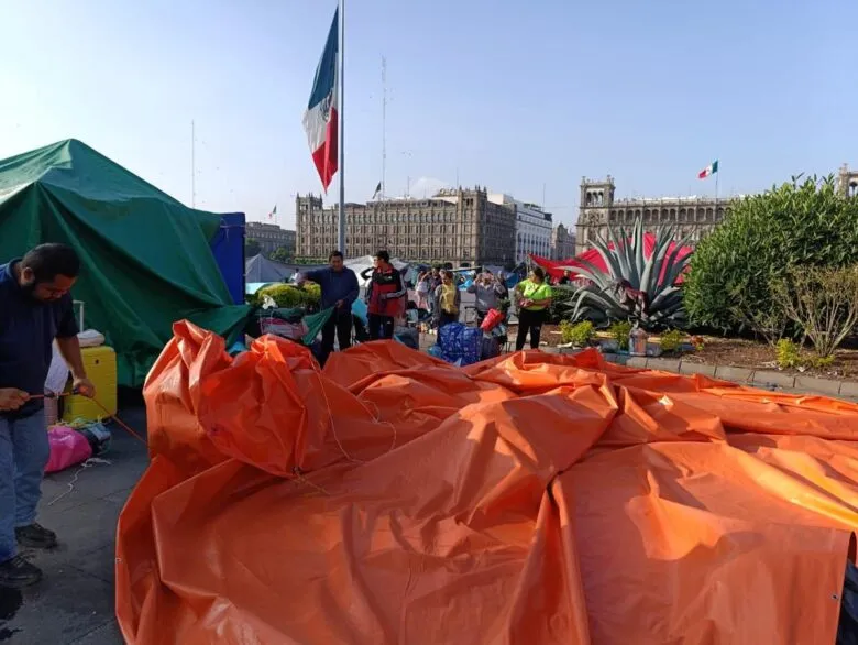 Regresaremos y con más fuerza; advierte la CNTE tras levantar el plantón en CDMX