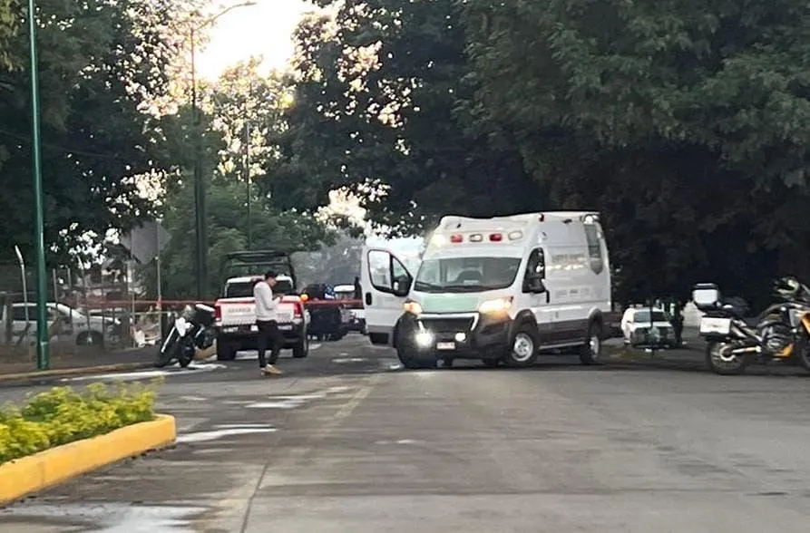 Reportan asesinato de un hombre frente a una escuela en Uruapan-1