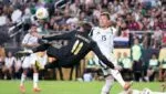 Santiago Giménez arremete contra el arbitraje de Copa Oro