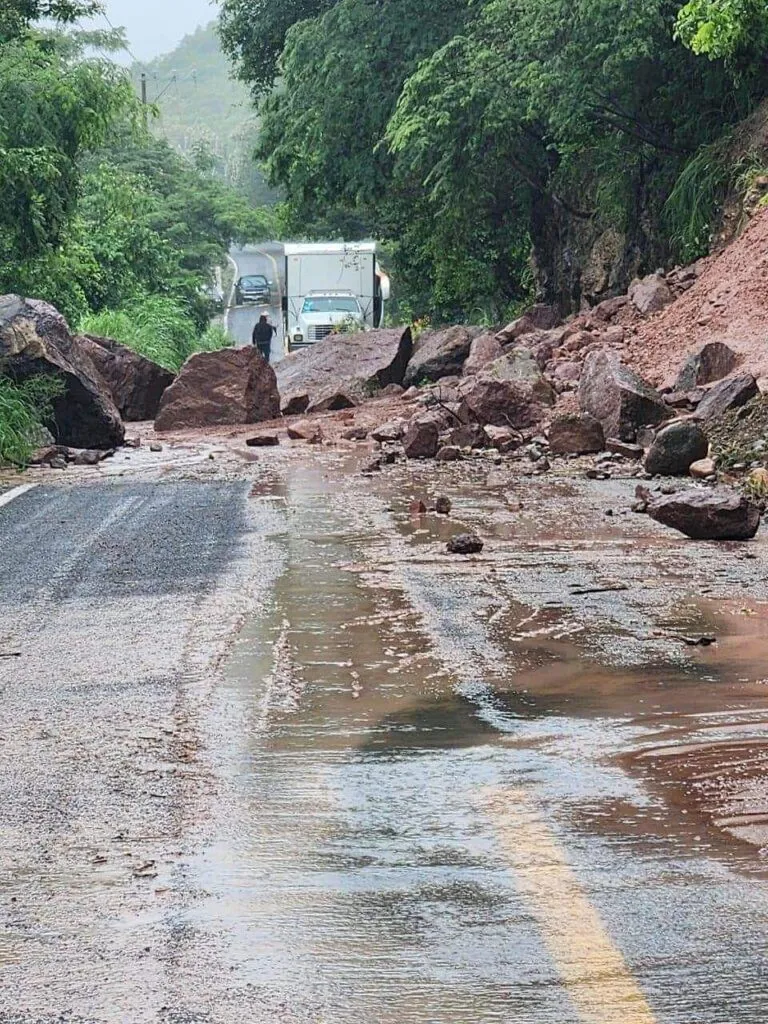 SCOP activa línea para reportar deslaves en carreteras por lluvias-2