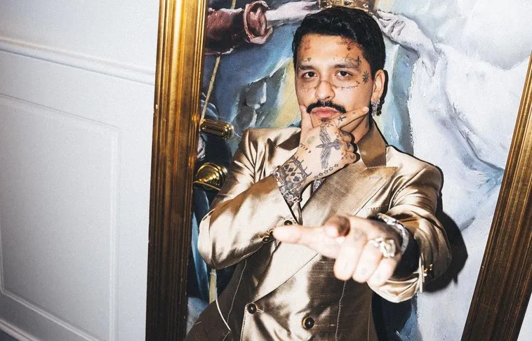 ¡Se le soltó el forajido! Acusan a Christian Nodal de armar escándalo tras incómoda pregunta