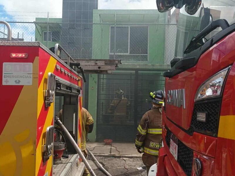 Se registra incendio en un domicilio de la Arriaga Rivera en Morelia