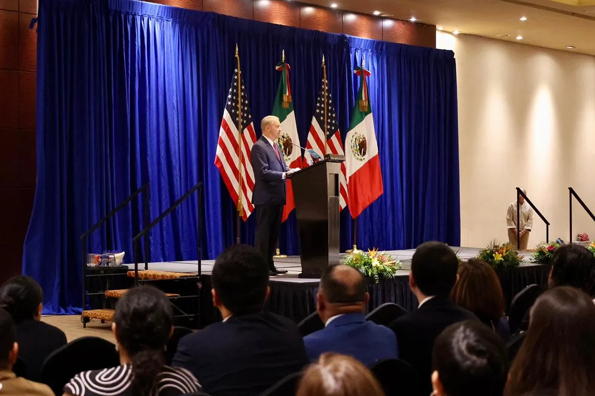 Se suma a Trump y Sheinbaum y condena Ron Johnson protestas violenta en LA