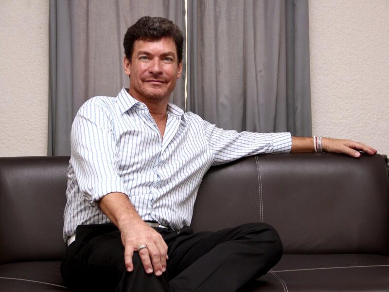 Sebastián Ligarde y la adopción a un joven