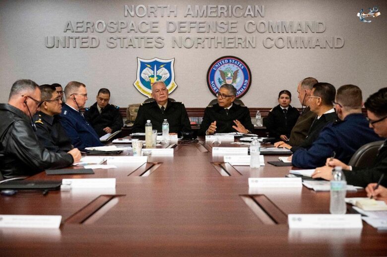 secretarios de Marina y Defensa de México realizan una visita inédita al Comando Norte de EU