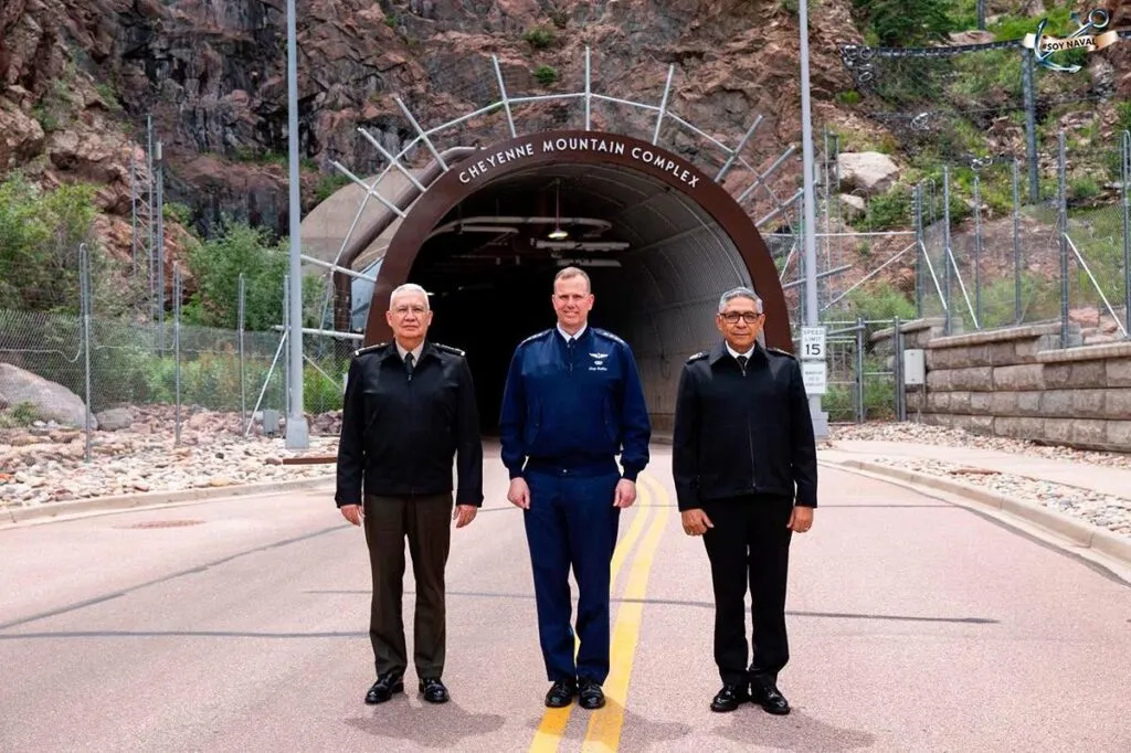 Secretarios de seguridad de México visitan Comando Norte de EE.UU.