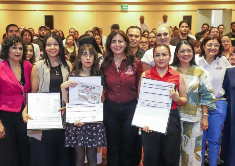 SEE entrega 200 claves para personal de apoyo en Michoacán