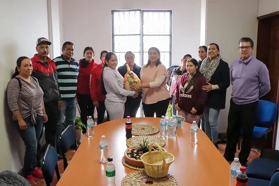 Será Alma Mireya González madrina de generación en Sanambo-1