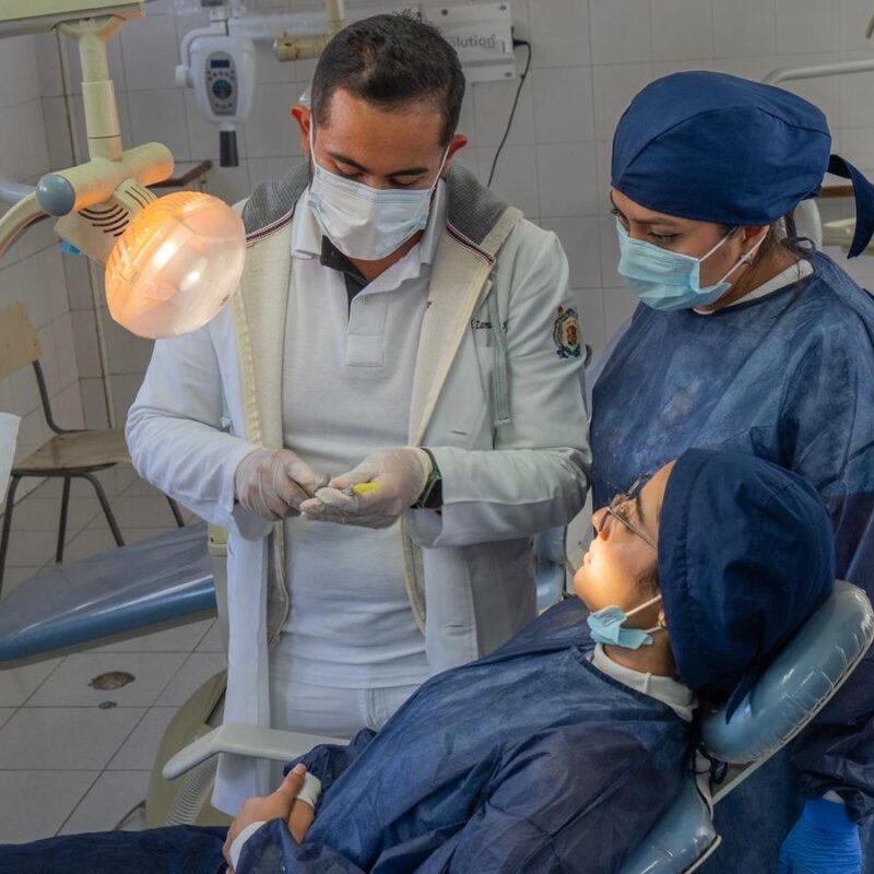 ¿Requieres algún servicio dental? La Facultad de Odontología nicolaita lo ofrece