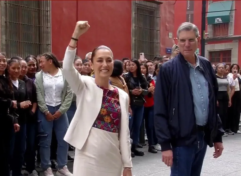 Sheinbaum emite su voto en elección judicial que viva la democracia