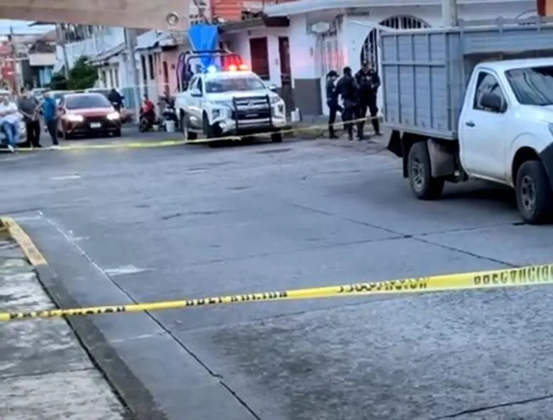 Sicarios asesinan a un hombre en Uruapan: al interior de un taller mecánico