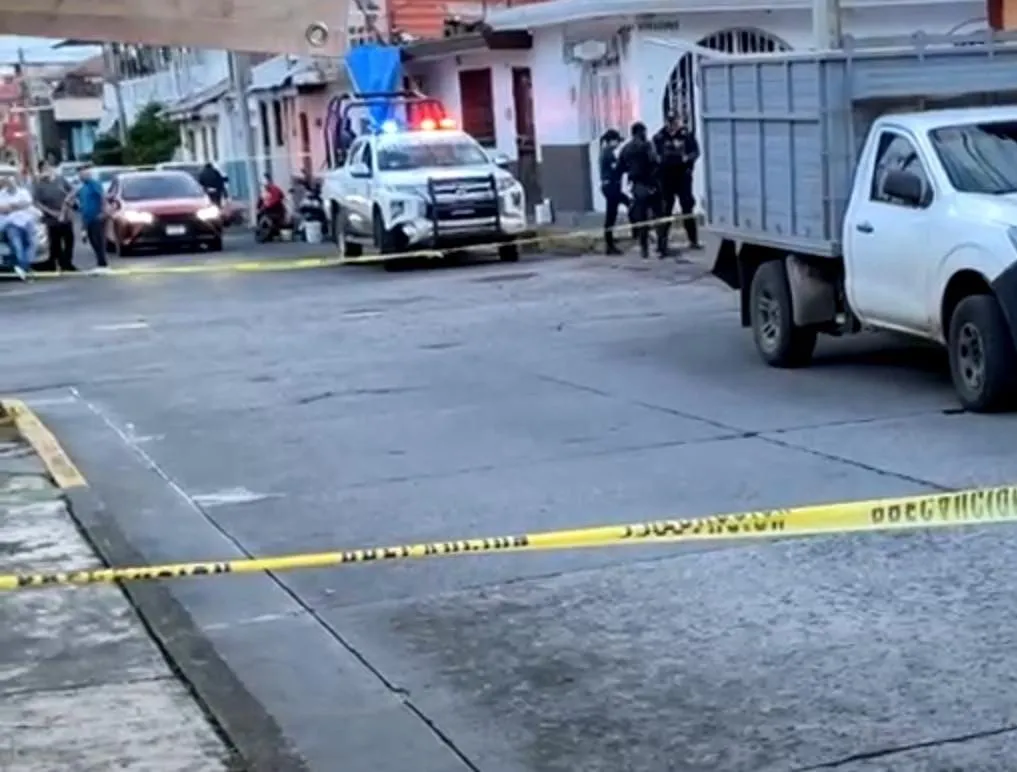 Sicarios asesinan a un hombre en Uruapan: al interior de un taller mecánico