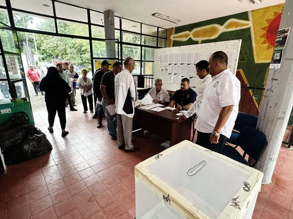 Sin incidentes avanza la votación para confirmar a Eduardo Tena al frente del SUEUM-1