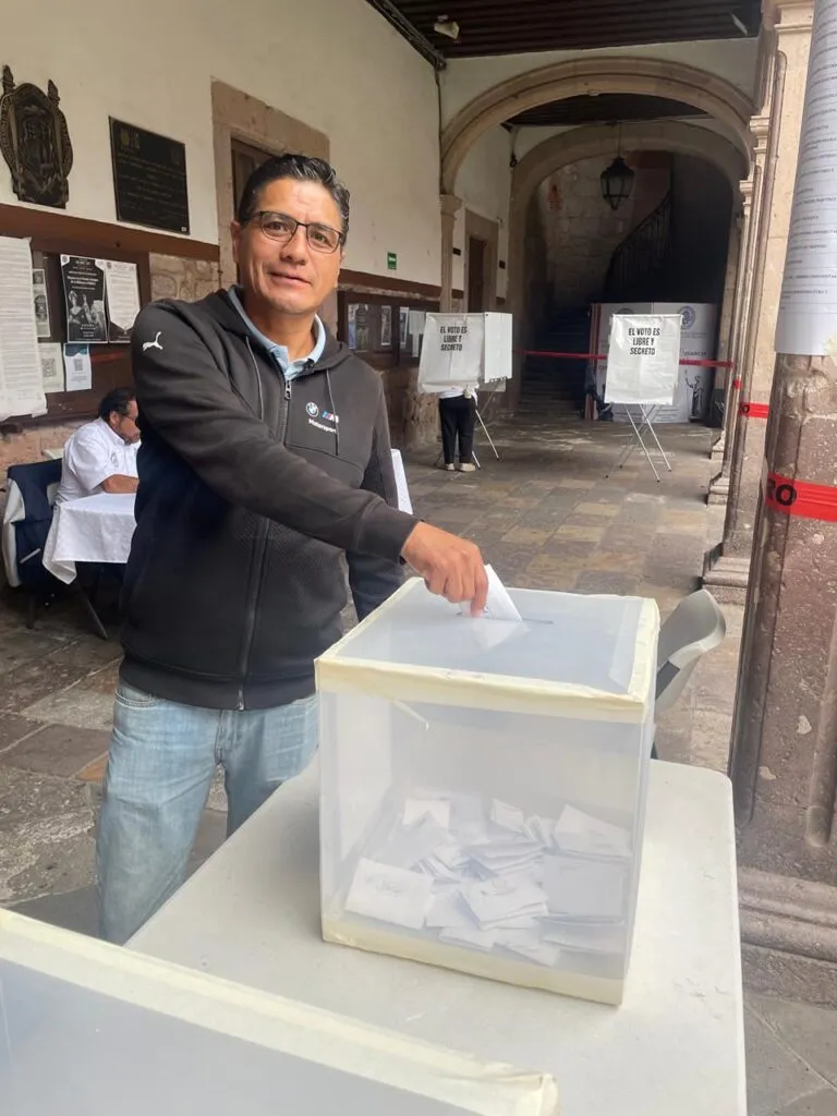 Sin incidentes avanza la votación para confirmar a Eduardo Tena al frente del SUEUM-2