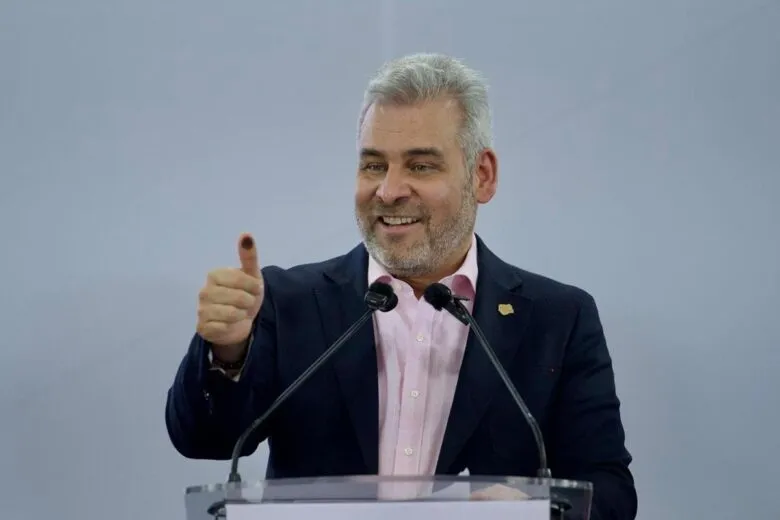 Sin incidentes y con amplia participación transcurrió elección judicial: Bedolla
