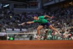 Sinner doblega a un combativo Djokovic para avanzar a la Final del Roland Garros