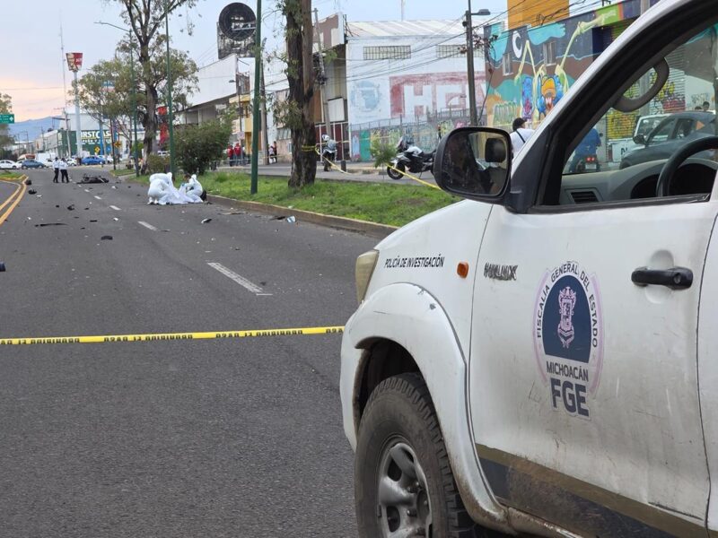 Sitio de accidente en donde muere motociclista que atropelló a un joven