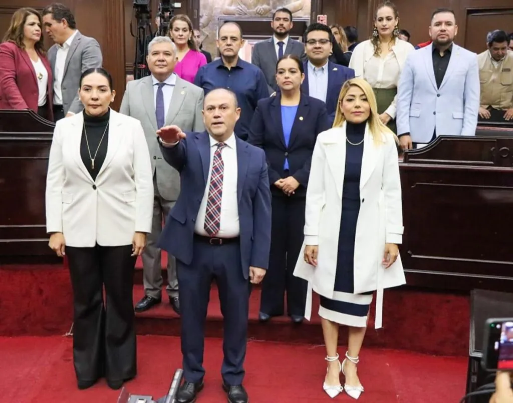 Toma protesta Marco Antonio Bravo como Auditor Superior de Michoacán