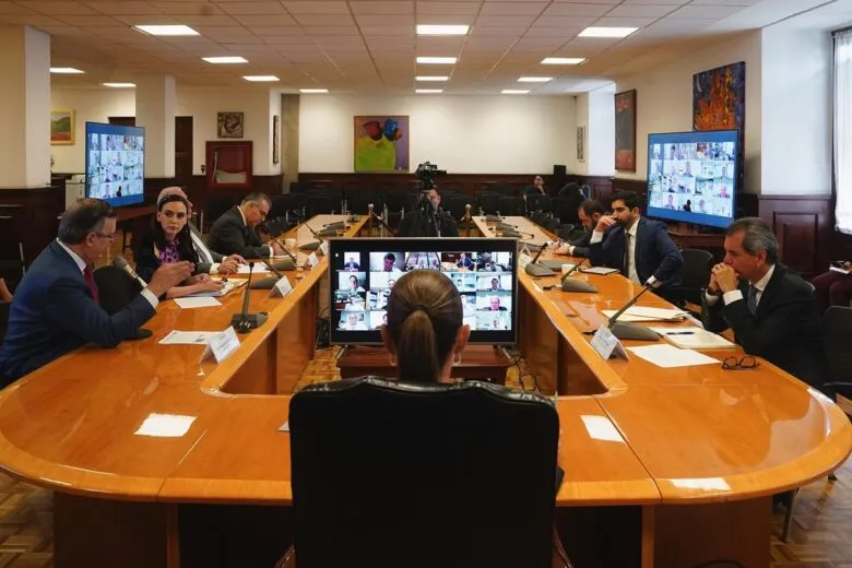 Tras aumento de arancel al acero y aluminio, Sheinbaum se reúne con empresarios del ramo
