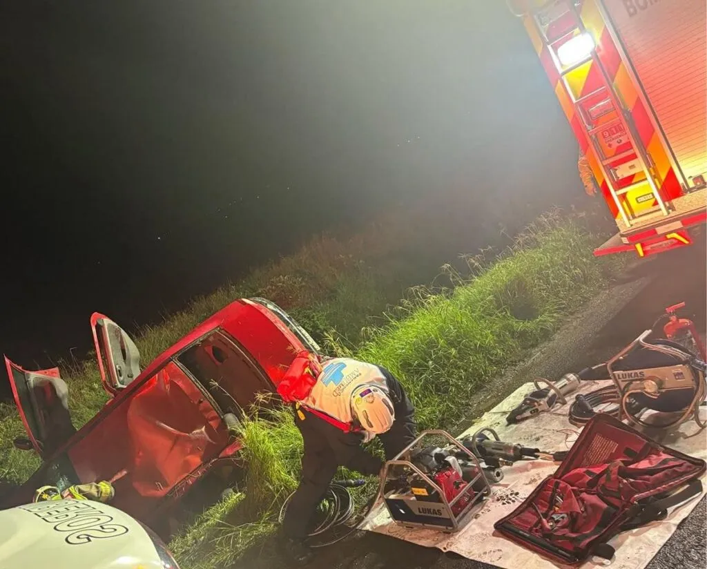 Tras volcadura tres personas resultaron lesionadas en Morelia-1