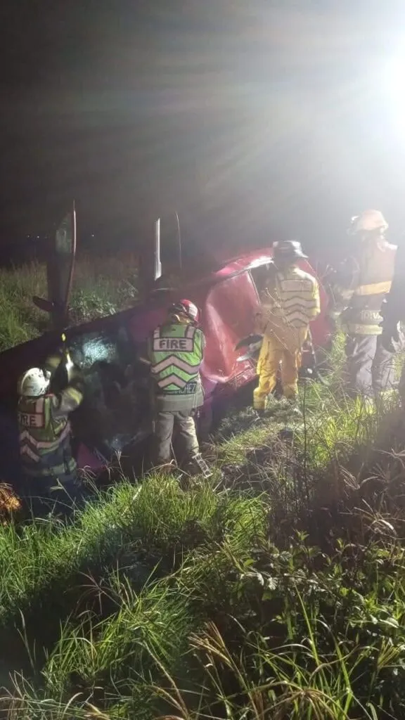 Tras volcadura tres personas resultaron lesionadas en Morelia-2
