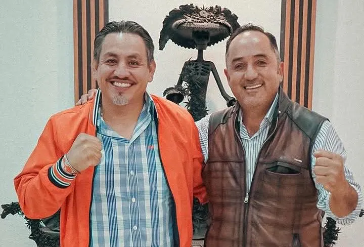 Víctor Manríquez se reúne con fuerza naranja en Aporo