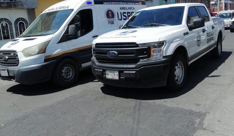 Violento ataque en Apatzingán: Asesinan a conductor de camioneta en plena vía pública
