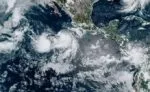 Huracán Flossie alcanza categoría 1 y pone en alerta a México