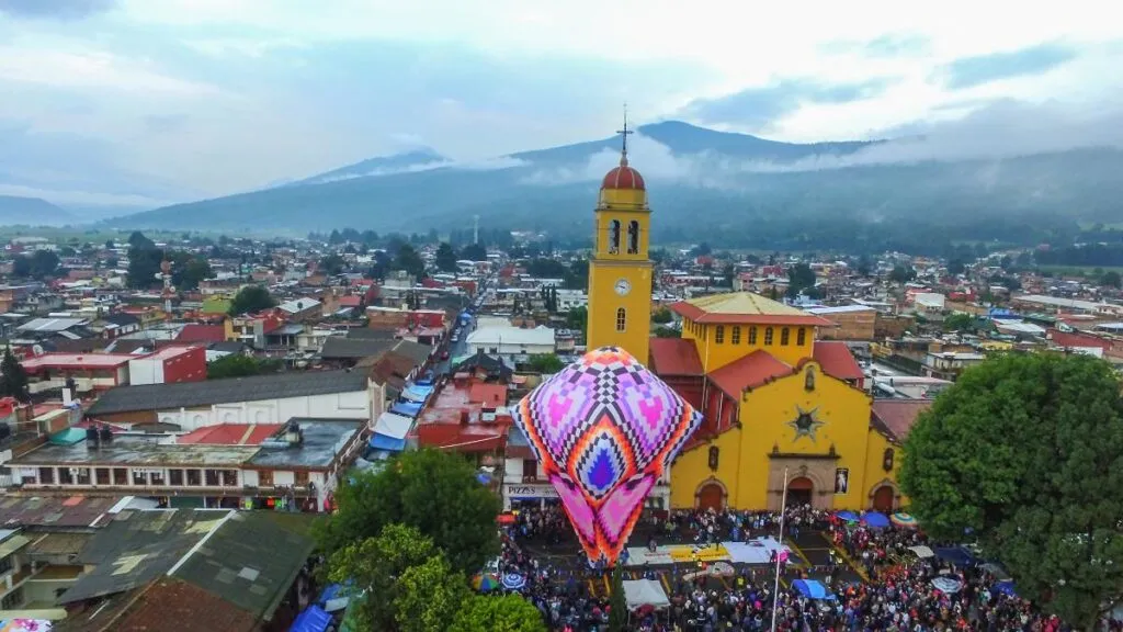 Ya viene la Feria de la Guitarra en Paracho; conoce este Pueblo Mágico de Michoacán 1