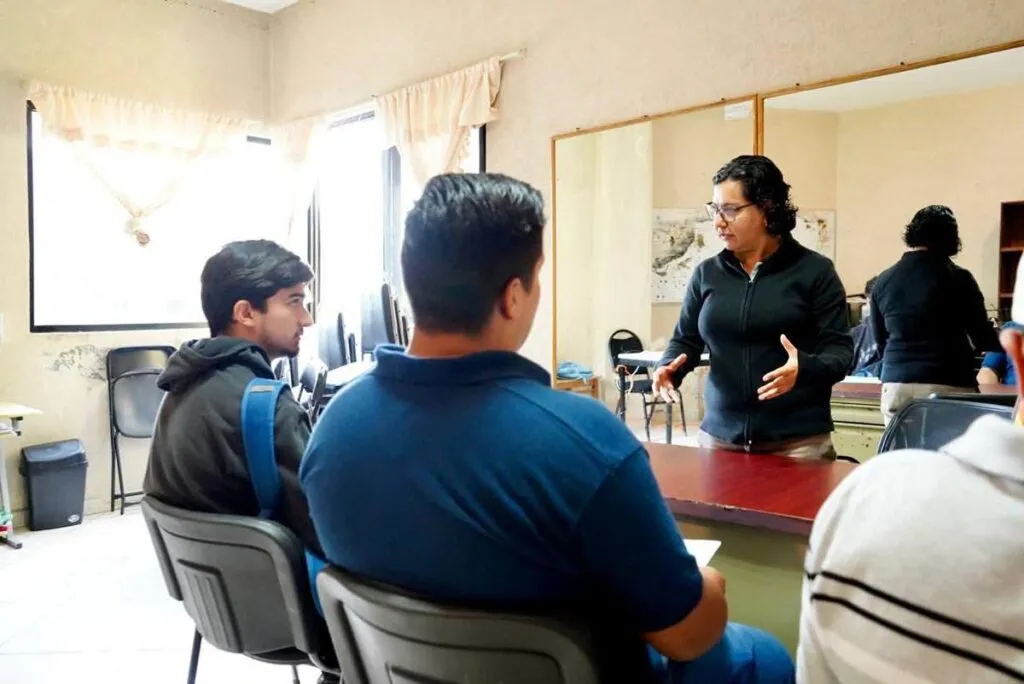 A través del Programa "Sueño Michoacano", el El Gobierno de Zacapu apoya a los migrantes que regresan a Michoacán, brindando nuevas oportunidades y apoyo a su reintegración, señalo Mónica Valdez 1