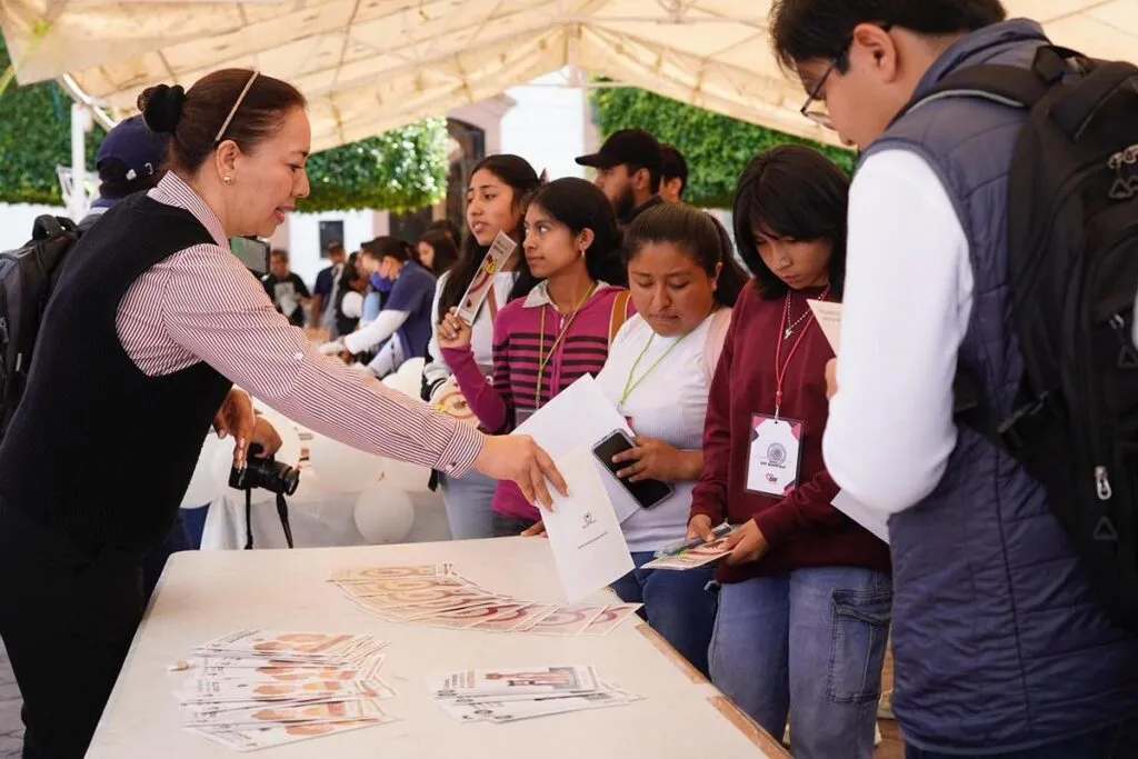 "Zitácuaro no está solo”, más de 300 personas se atendieron en jornada social: Segob-2