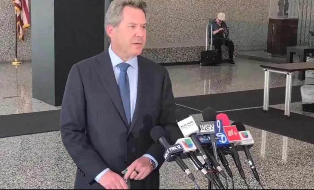 No te pierdas la nueva declaración de Jeffrey Lichtman, abogado del hijo de "El Chapo" Ovidio Guzmán en la que critica la insistencia de la mandataria Claudia Sheinbaum sobre el regreso de "El Mayo" Zambada a México