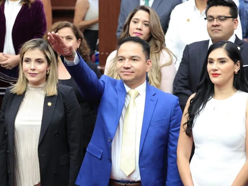 Abraham Alí Cruz protesta como titular del Órgano Interno de Control del IEM