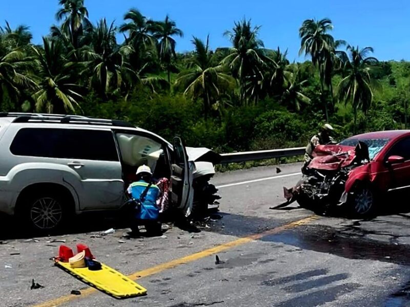 Accidente automovilístico cobra la vida de dos personas en la Siglo XXI