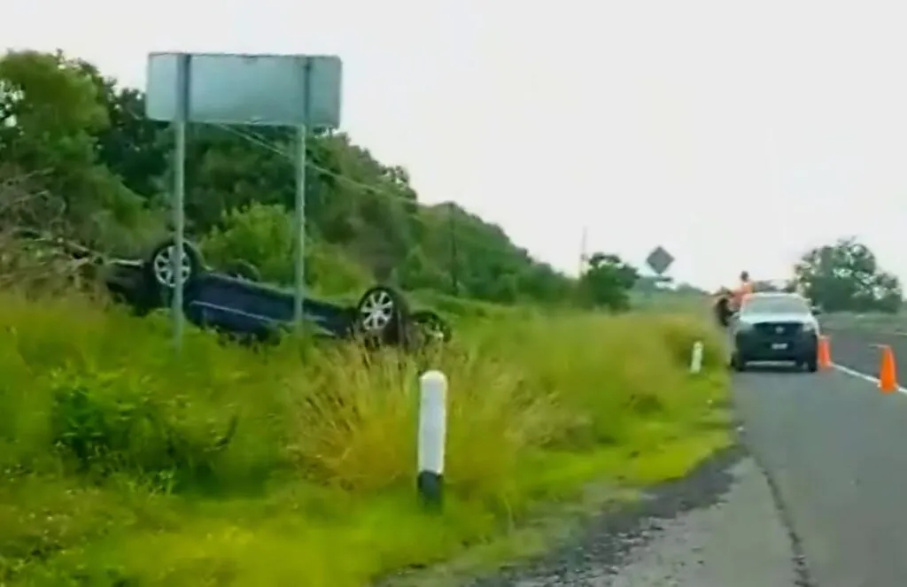 accidente en la Apatzingán-Cuatro Caminos deja como saldo un herido