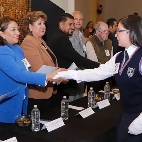 Acompaña Alma Mireya González el cierre de ciclo en el Colegio Don Vasco