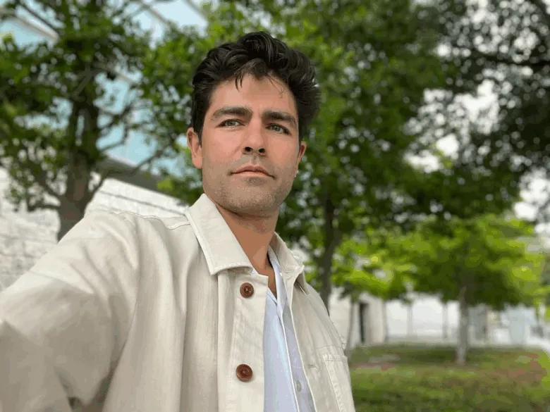 Adrián Grenier fuera de la secuela de “El Diablo Viste a la Moda”: Runway regresa sin su novio más polémico