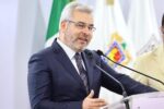 Afirma Bedolla que se apoya a desplazados por violencia en Tierra Caliente