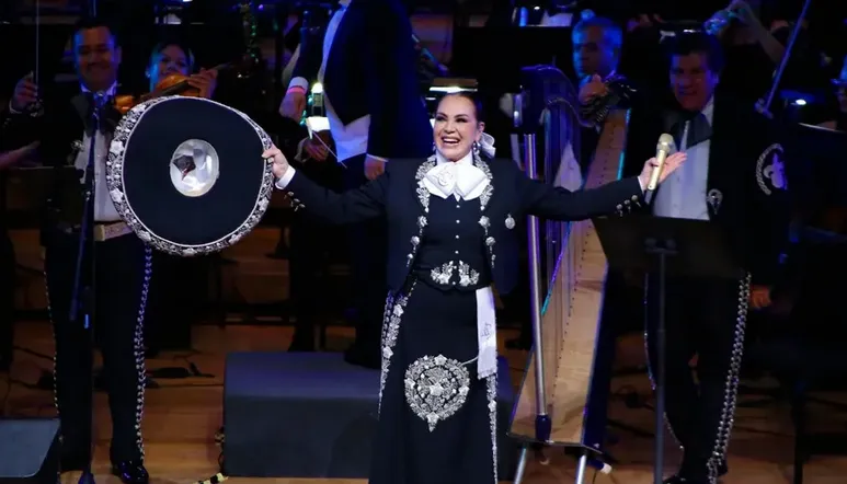 Aida Cuevas responde ante rumores que vinculan a su hija Valeria con ex CNCO