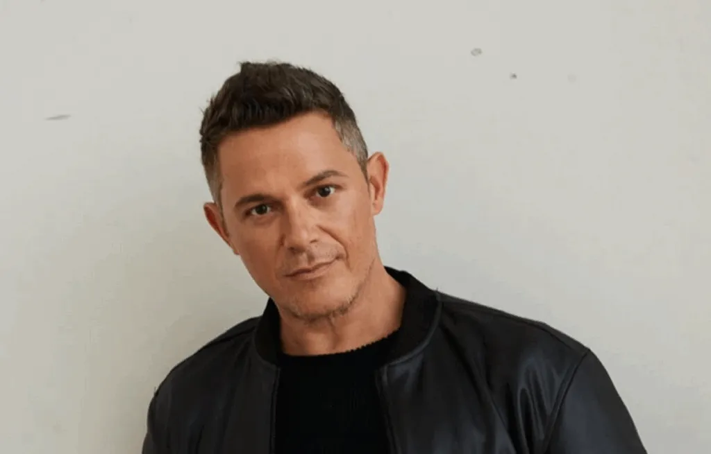 Alejandro Sanz y Manuel Turizo lanzan video de “Cómo sería”