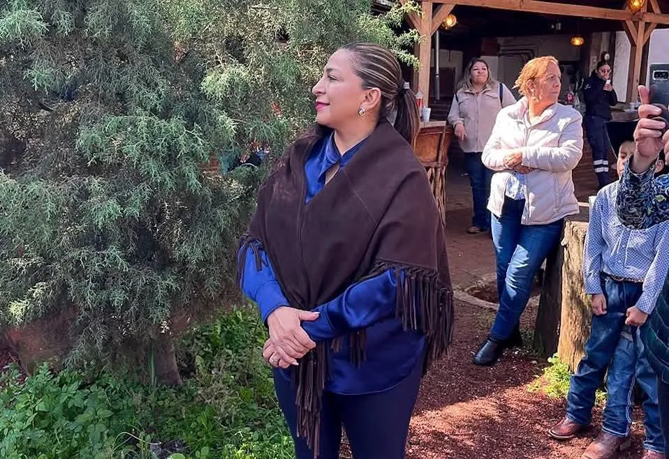Alma Mireya González participa en tradicional peregrinación a caballo