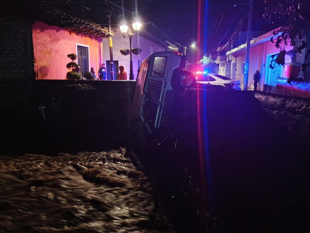 Apoya SSP a población de Ecuandureo ante inundaciones