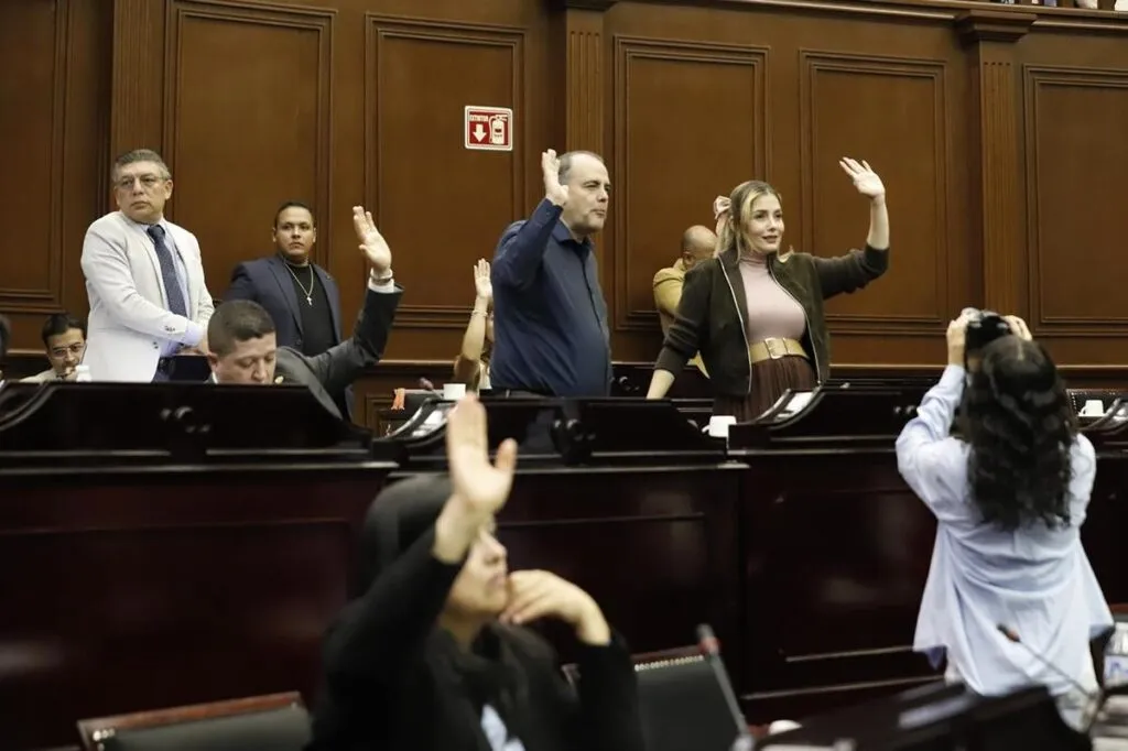 Aprueban a diez aspirantes a Fiscal General del Estado