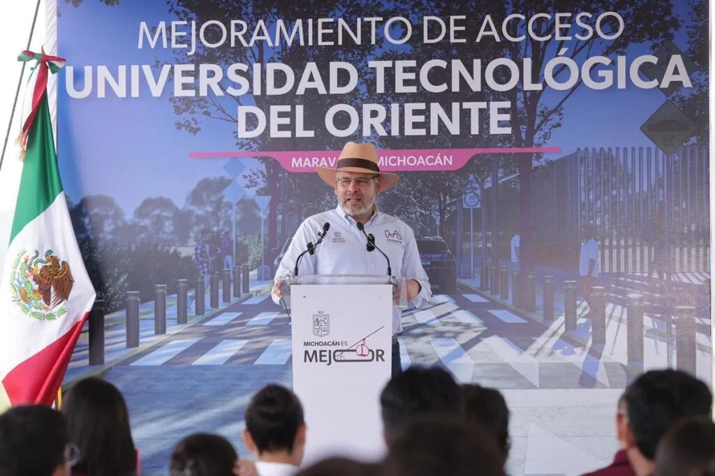 Arranca Bedolla construcción de avenida a la Universidad Tecnológica del Oriente en Maravatió