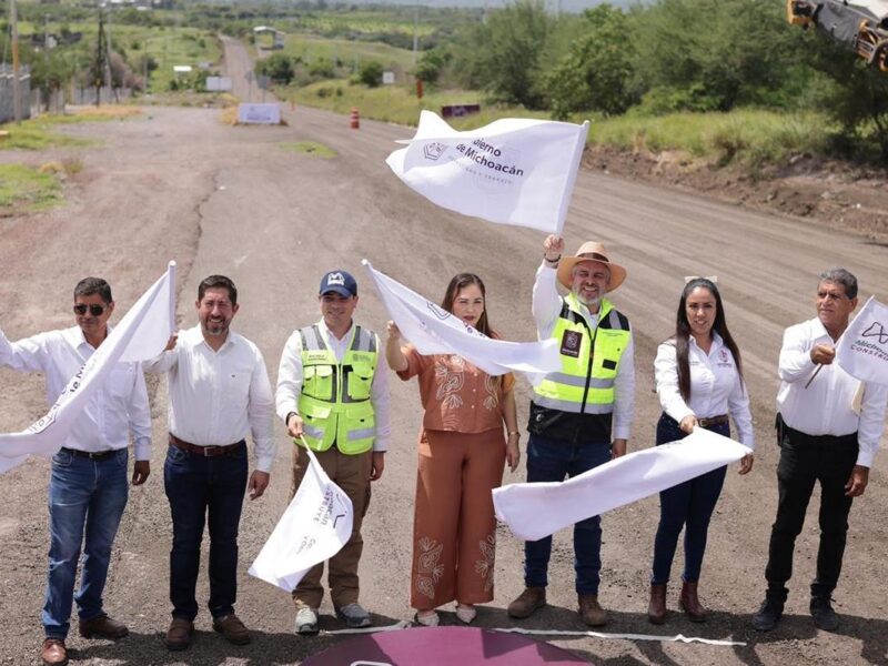 Arranca Bedolla rehabilitación carretera federal Apatzingán-Buenavista-Tepalcatepec