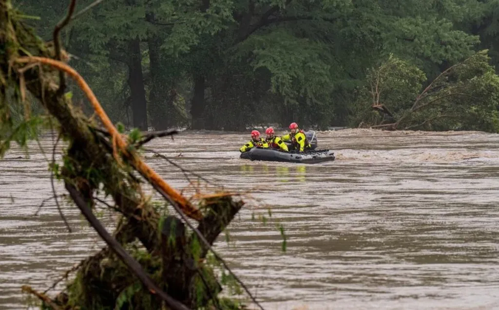 Ascienden a 109 las víctimas mortales por las inundaciones de Texas