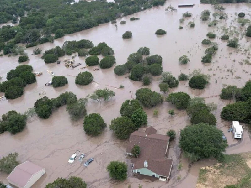 Ascienden a 109 las víctimas mortales por las inundaciones de Texas; hay 26 personas sin identificar