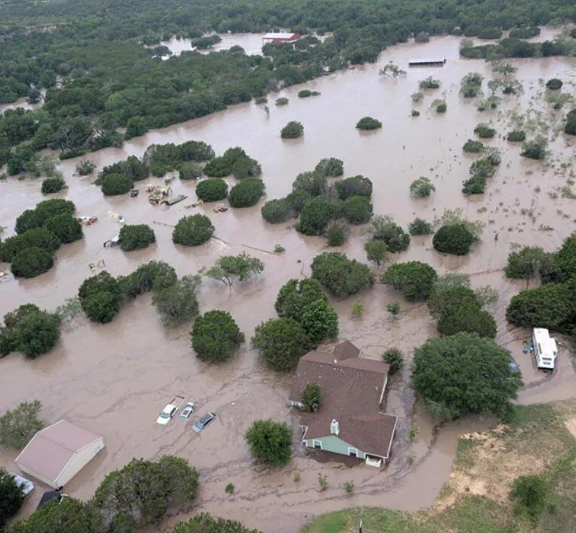 Ascienden a 109 las víctimas mortales por las inundaciones de Texas; hay 26 personas sin identificar