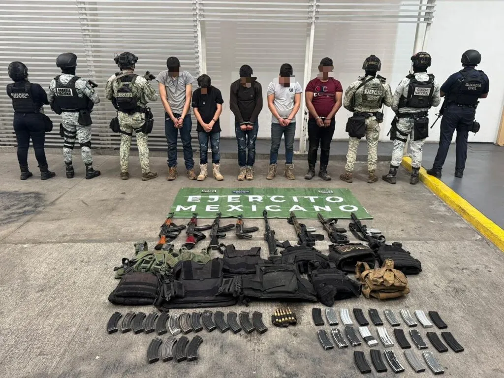 Asegurados 5 hombres, un barret y fuisiles en Zinapécuaro: SSP